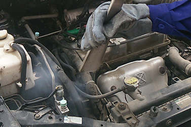 萬通干冰清洗機(jī)清洗汽車發(fā)動(dòng)機(jī)積碳 干燥無水無損傷 快速清洗