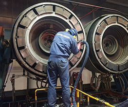  萬(wàn)通干冰清洗：深度滲透模具行業(yè)的高效清洗方案