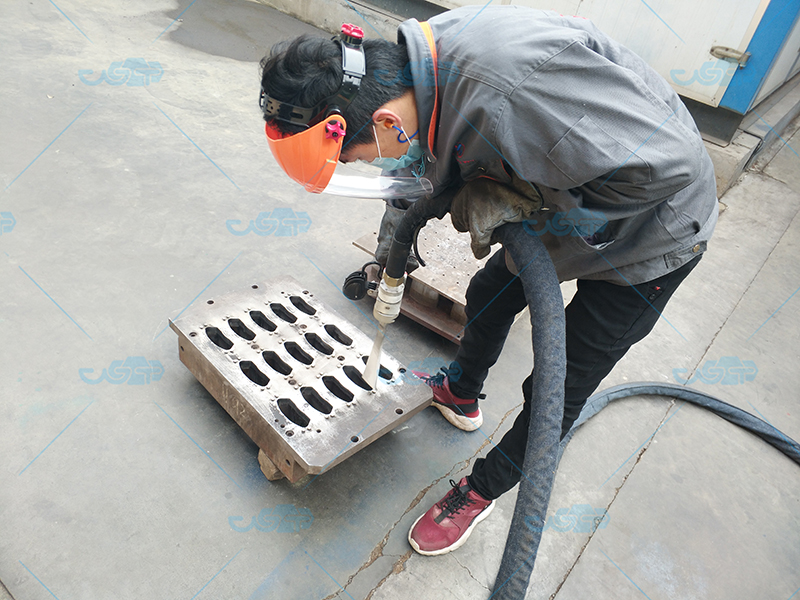 干冰清洗：鑄造模具背后的清潔幫手